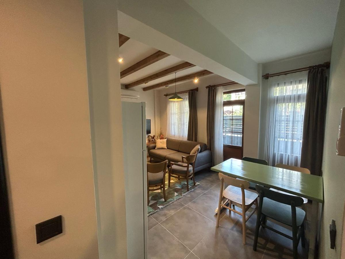 Apartment Avlu & *